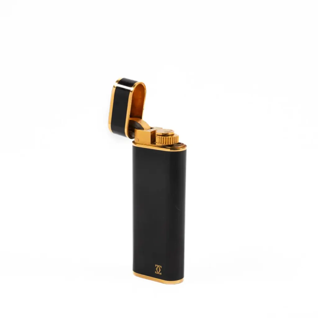 Vintage Cartier Les Must lighter Black Lacquer Gold Plated 1970s