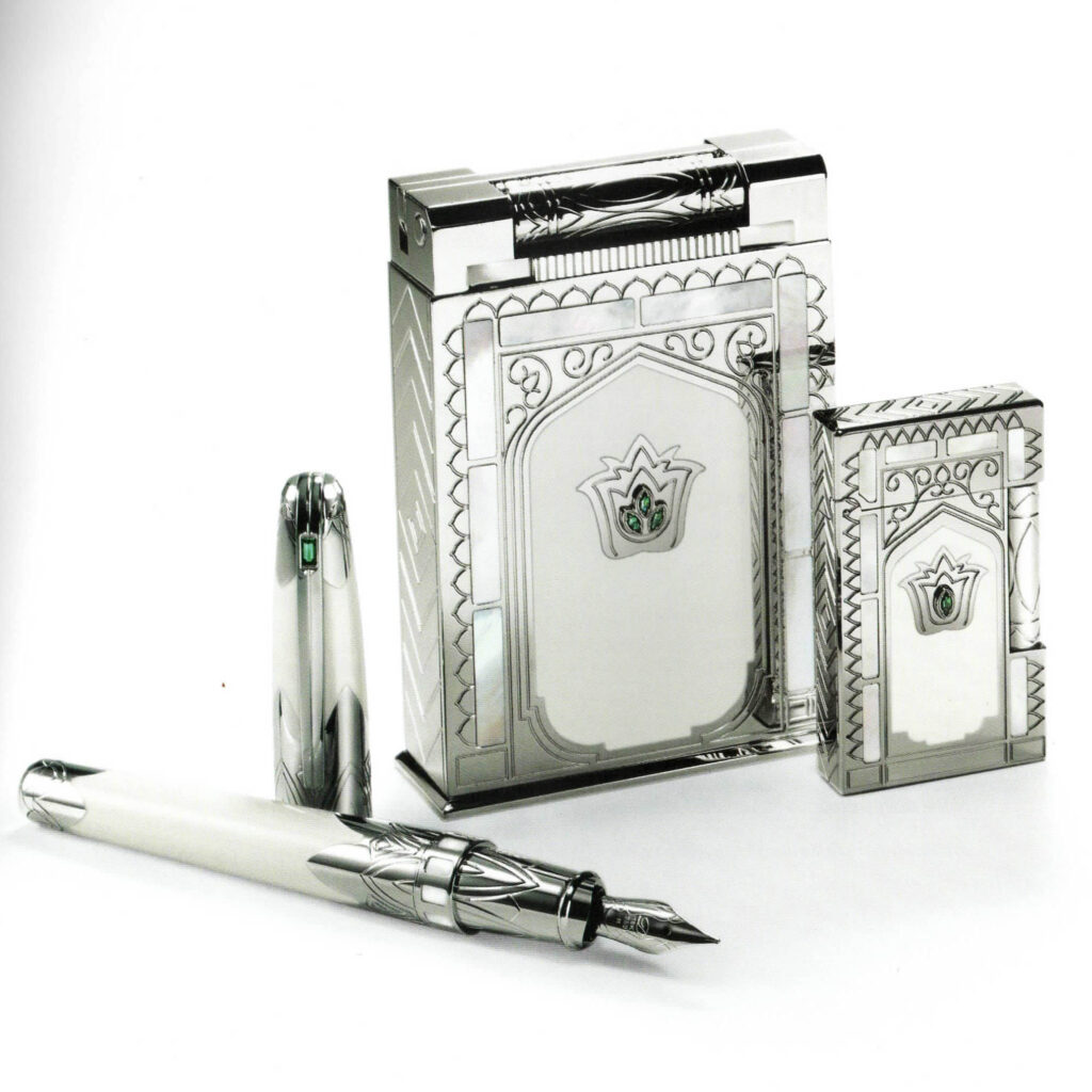 S.T. Dupont Taj Mahal limited edition 2002 in guilloché platinum with table lighter and pen