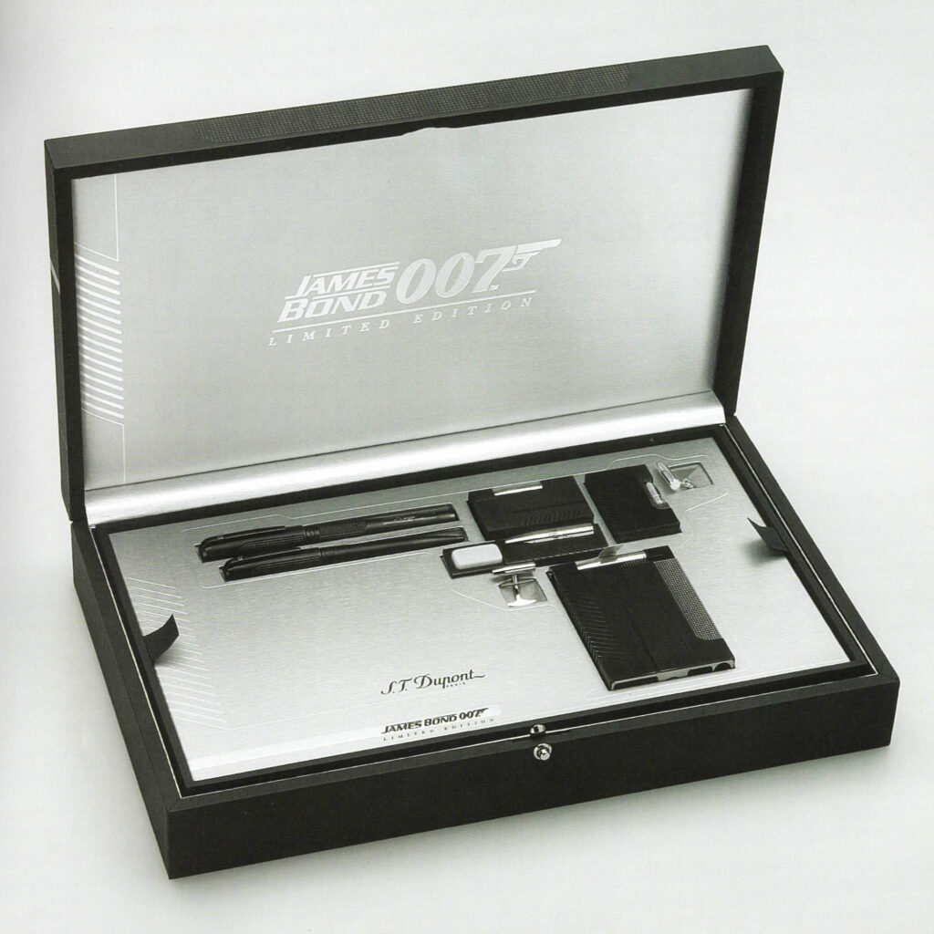 S.T. Dupont James Bond 007 limited edition 2004 collector set in its box